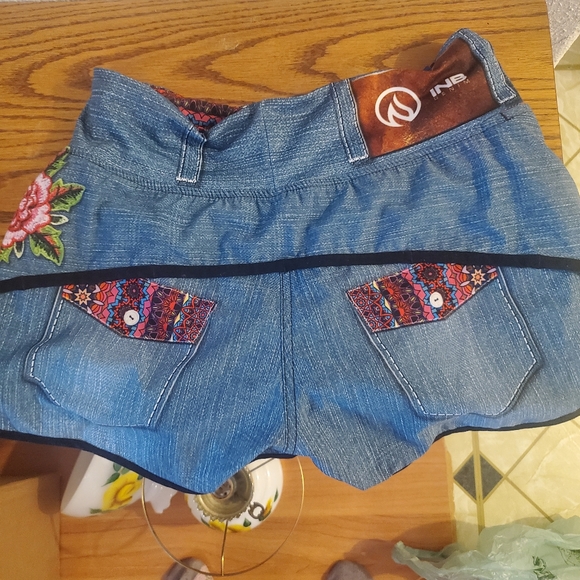 WOMEN'S ROSE DENIM SHORTS INB Womens - Picture 4 of 4